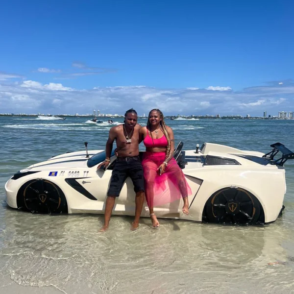 Rent 2 jetcars in Miami now